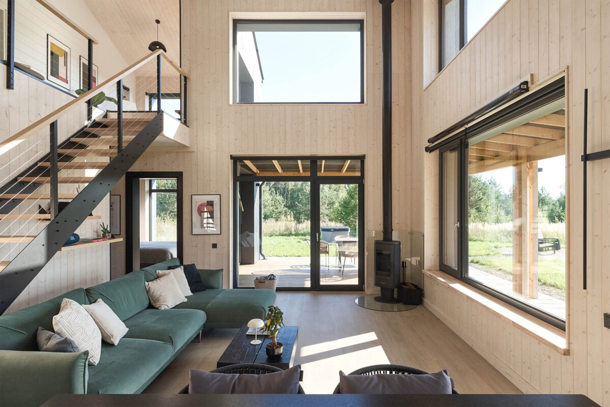 Juoda Truoba svetainė