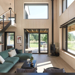 Juoda Truoba svetainė