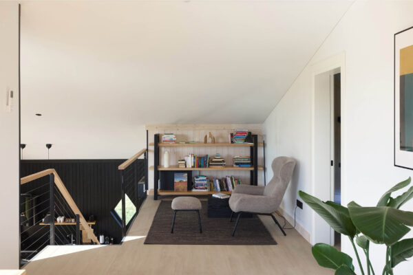 Juoda truoba biblioteka