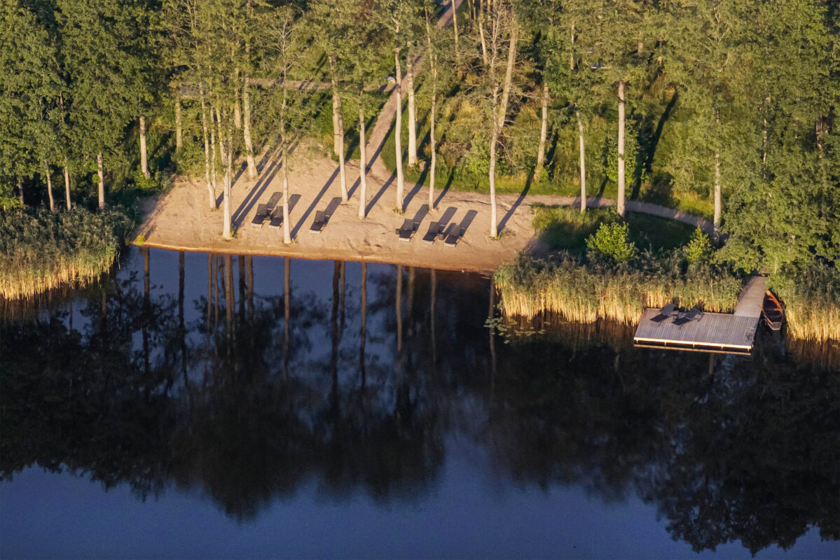 Juoda Truoba ežero paplūdimys